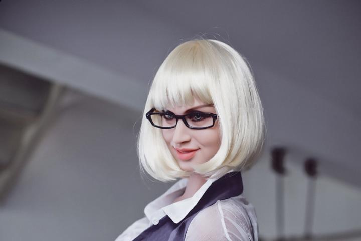 Sex Doll Porn Video Are Similar In Height To Real People